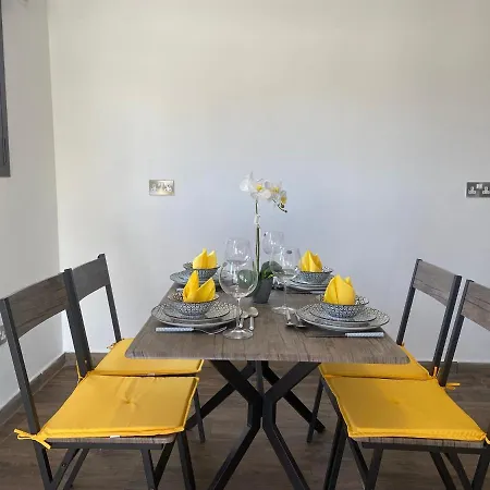 Philip Spacious شقة