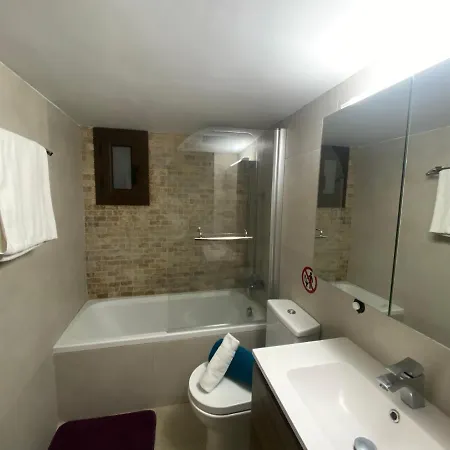 Philip Spacious Apartment Limassol